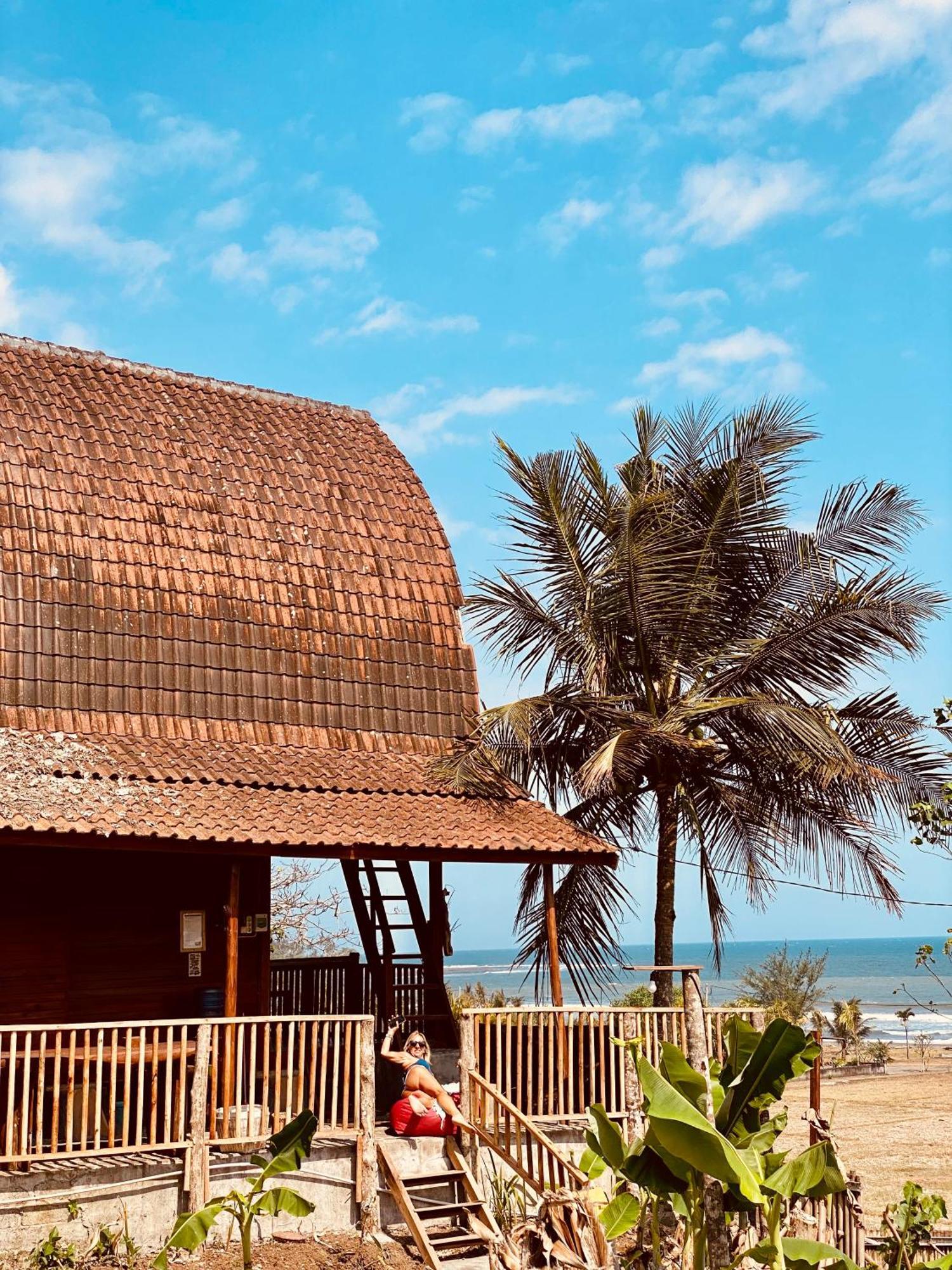 Dikaloha Surfschool And Stay Airsatang Εξωτερικό φωτογραφία